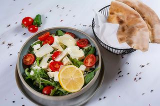 Insalata con formaggi