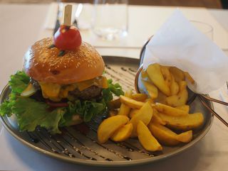 Cheeseburger nuova plate 