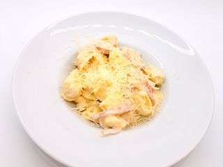 Tortellini alla Panna e Prosciutto