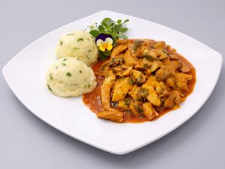 Pulpa de curcan cu ciuperci champignon 