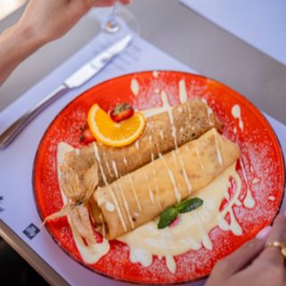 Clatite cu branza si sos de vanilie 250 gr