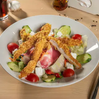 Salata crispy chicken