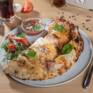 Pizza Calzone speciala
