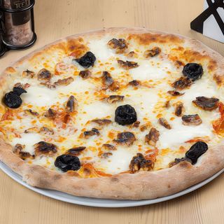 Pizza noci e prugne speciala