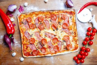 Pizza Hollywood Ø 32cm