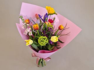 Buchet Colorat de Primavara + CADOU PRALINE RAFAELLO 40G