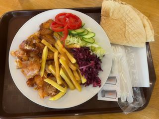 Shaorma de pui la farfurie