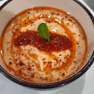 Hummus picant -