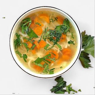 Supa de pui cu taitei -