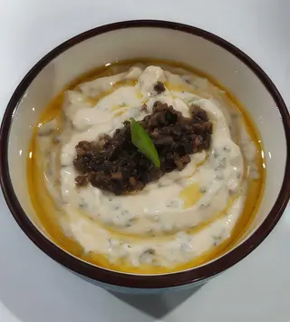 Hummus cu trufe