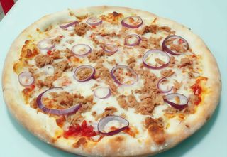 Pizza cu ton Ø 32cm