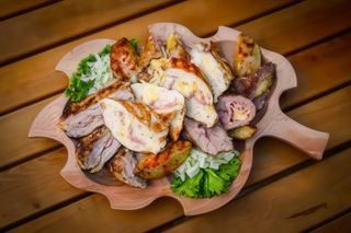 Mix grill sârbesc pentru două persoane