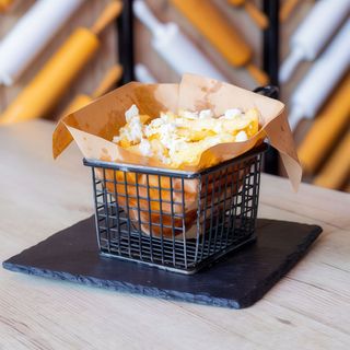 PORTIE DE CARTOFI CU TELEMEA