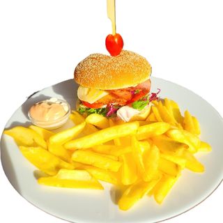 Burger Zen Crispy de Pui cu Cartofi Prajiti