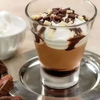 Inghetata la pahar Ciocolata si frisca