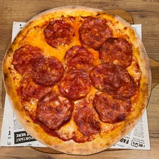 Pizza Salami + Pepsi