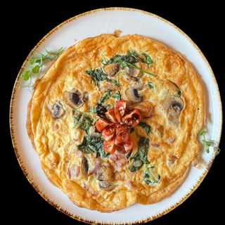 Omleta cu bacon ciuperci si spanac