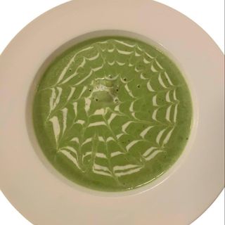 Supa crema de broccoli cu menta si gorgonzola