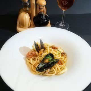 Linguini cu fructe de mare