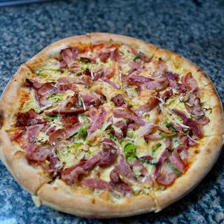 Pizza cu Ciolan gigant