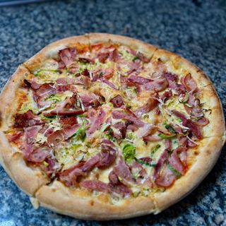 Pizza cu Ciolan medie 