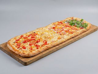 Pizza "la metru specialitati"