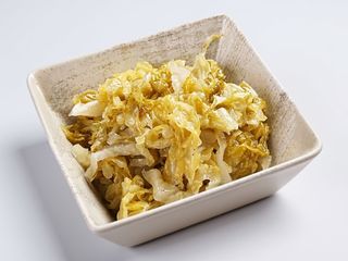 Salată de varză murată