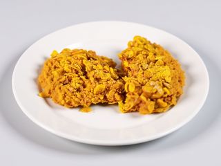 Snitel de pui cu fulgi de porumb