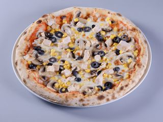 Pizza cu pui si usturoi