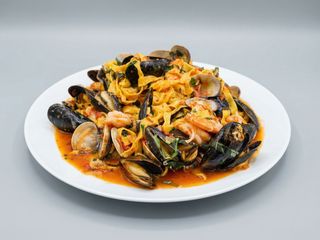 Tagliatelle cu fructe de mare