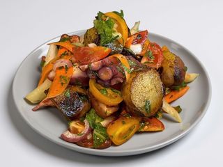 Salată cu Caracatiță – „Mare & Grădină” – 160 gr 