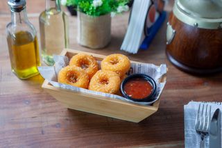 Crispy cheese & sweet chilli souce