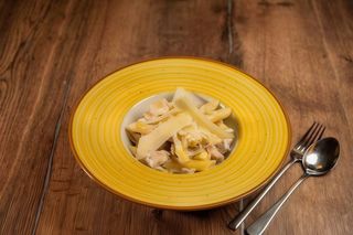 Penne cu pui şi brânza brie