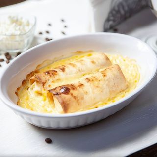 Clătite cu brânză şi smântână, gratinate