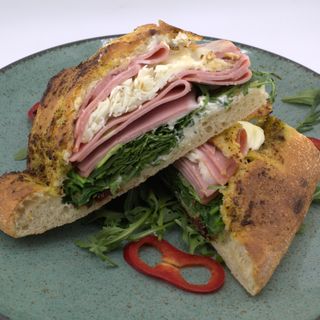 Focaccia cu prosciutto cotto