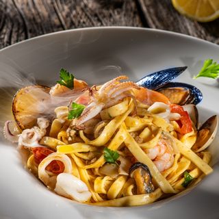 Tagliatelle cu fructe de mare