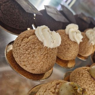 Choux a la creme ciocolată 