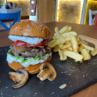 Champions Burger