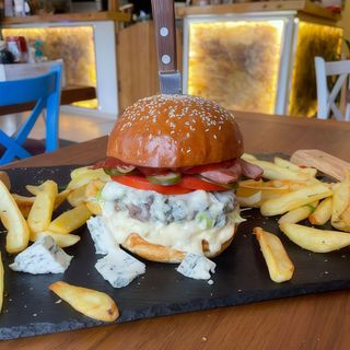 Chicago Bulls burger 