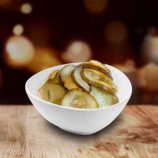 Salată de castraveți murați