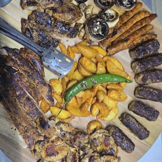 Platou la grătar