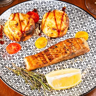 Somon cu cartofi gratinati