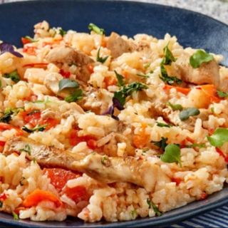 Piept pui cu orez și legume