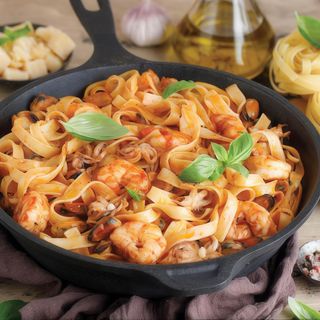 Tagliatelle cu fructe de mare