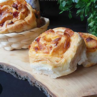 Rulouri cu mozzarella și șuncă