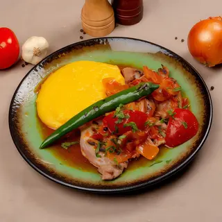 Saramura de pui cu mamaliga