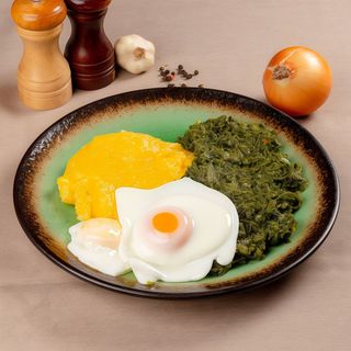 Spanac cu oua ochi si mamaliga