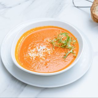 Supa crema de rosii coapte