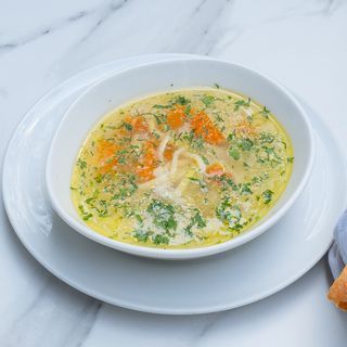 Supa de pui cu taitei de casa