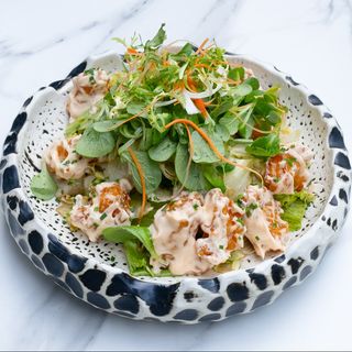 Salata cu creveti picanti